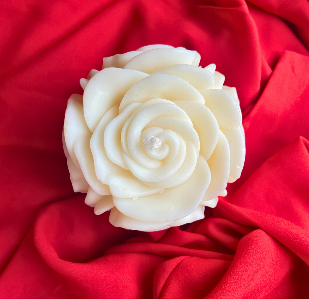 bougie design décorative parfumée blanc fleurs roses